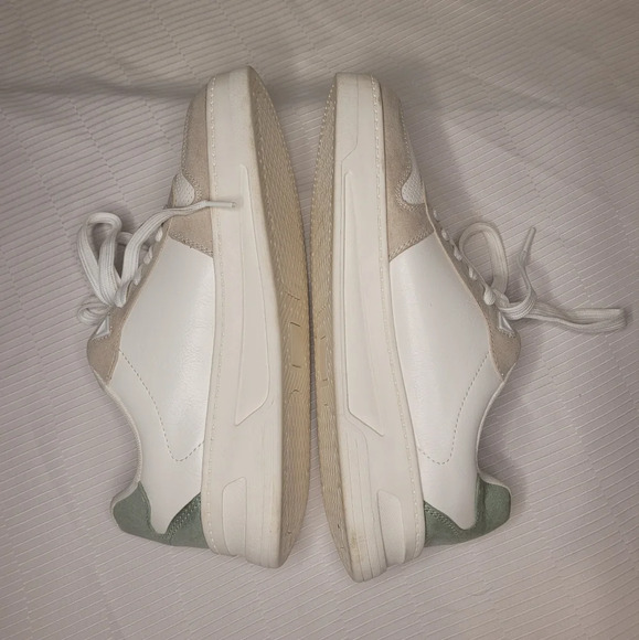 EUC Fabletics The Lifestyle Sneaker II sz 9 - Picture 5 of 8